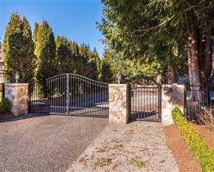 Dual Gate Options from GateCrafters.com